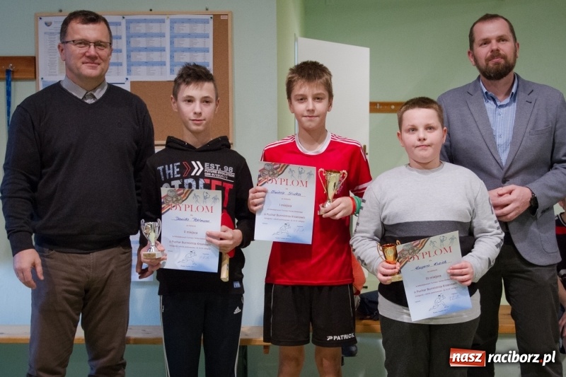 Zdjęcie w galerii na portalu naszraciborz.pl: Mikołajkowy turniej tenisa stołowego w Bojanowie wiadomości z regionu