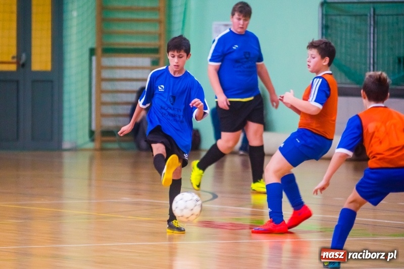 Zdjęcie w galerii na portalu naszraciborz.pl: Raciborska Unia najlepsza w Halowym Turnieju Piłki Nożnej Chłopców U12 wiadomości z regionu