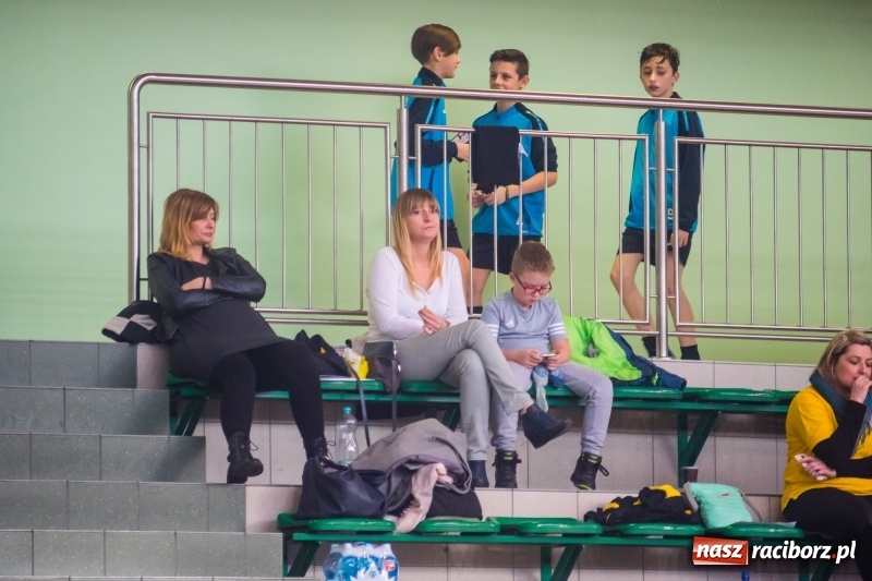 Zdjęcie w galerii na portalu naszraciborz.pl: Raciborska Unia najlepsza w Halowym Turnieju Piłki Nożnej Chłopców U12 wiadomości z regionu