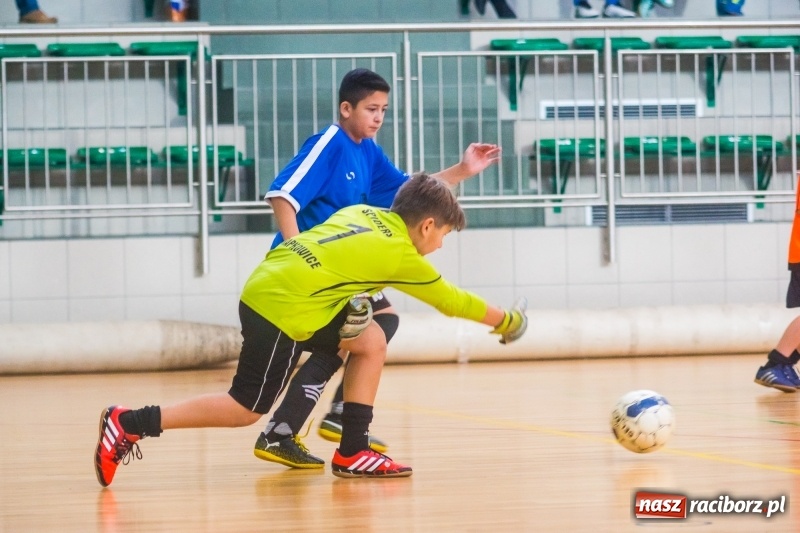 Zdjęcie w galerii na portalu naszraciborz.pl: Raciborska Unia najlepsza w Halowym Turnieju Piłki Nożnej Chłopców U12 wiadomości z regionu