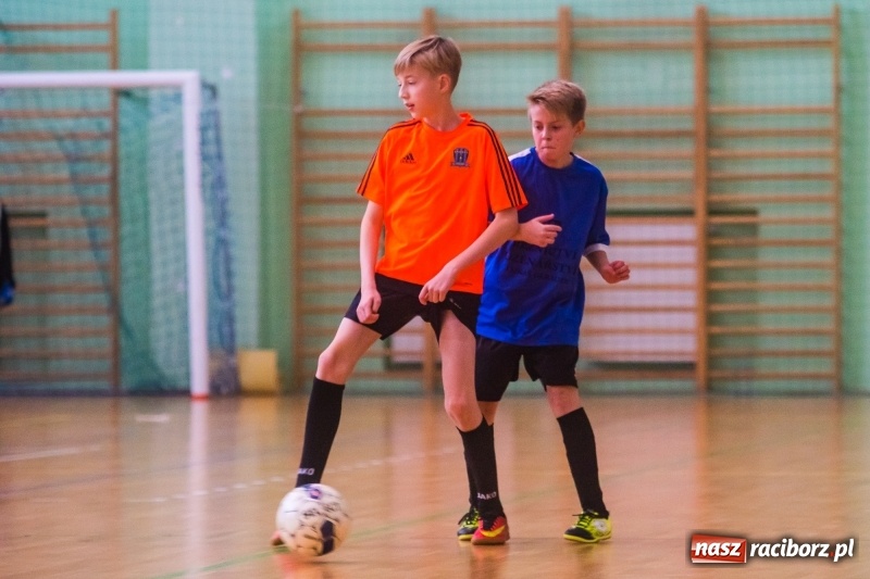 Zdjęcie w galerii na portalu naszraciborz.pl: Raciborska Unia najlepsza w Halowym Turnieju Piłki Nożnej Chłopców U12 wiadomości z regionu