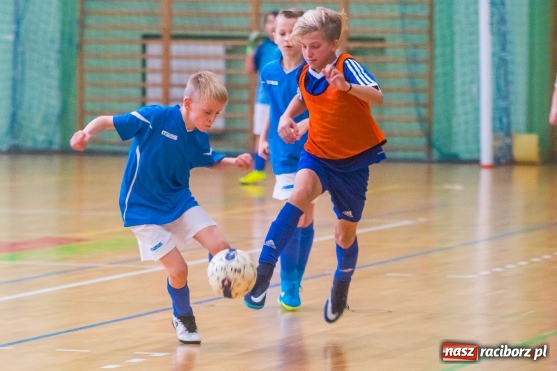 Zdjęcie w galerii na portalu naszraciborz.pl: Raciborska Unia najlepsza w Halowym Turnieju Piłki Nożnej Chłopców U12 wiadomości z regionu