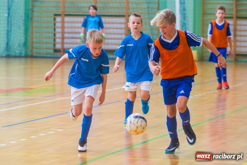 Zdjęcie w galerii na portalu naszraciborz.pl: Raciborska Unia najlepsza w Halowym Turnieju Piłki Nożnej Chłopców U12 wiadomości z regionu