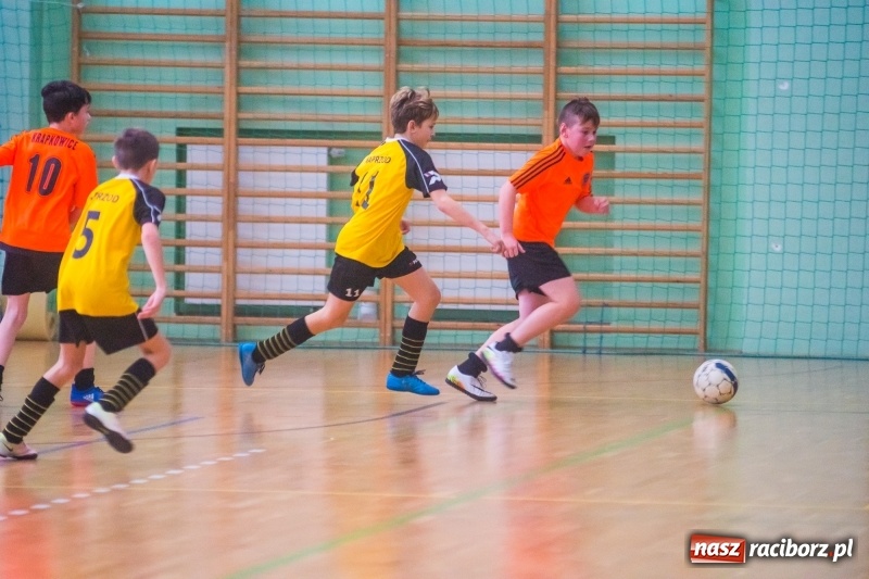 Zdjęcie w galerii na portalu naszraciborz.pl: Raciborska Unia najlepsza w Halowym Turnieju Piłki Nożnej Chłopców U12 wiadomości z regionu