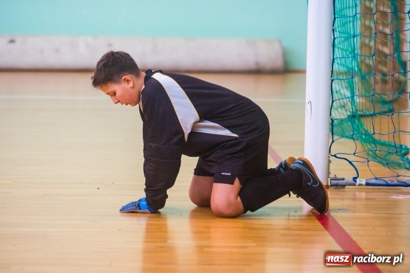 Zdjęcie w galerii na portalu naszraciborz.pl: Raciborska Unia najlepsza w Halowym Turnieju Piłki Nożnej Chłopców U12 wiadomości z regionu