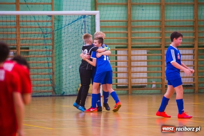Zdjęcie w galerii na portalu naszraciborz.pl: Raciborska Unia najlepsza w Halowym Turnieju Piłki Nożnej Chłopców U12 wiadomości z regionu