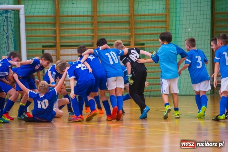 Zdjęcie w galerii na portalu naszraciborz.pl: Raciborska Unia najlepsza w Halowym Turnieju Piłki Nożnej Chłopców U12 wiadomości z regionu