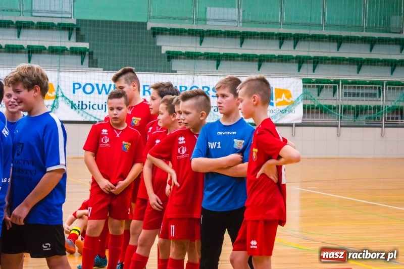 Zdjęcie w galerii na portalu naszraciborz.pl: Raciborska Unia najlepsza w Halowym Turnieju Piłki Nożnej Chłopców U12 wiadomości z regionu