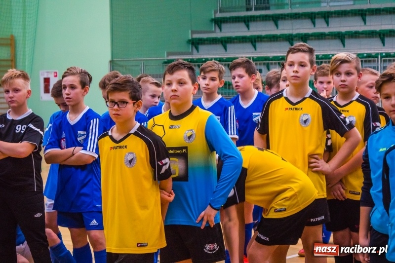 Zdjęcie w galerii na portalu naszraciborz.pl: Raciborska Unia najlepsza w Halowym Turnieju Piłki Nożnej Chłopców U12 wiadomości z regionu