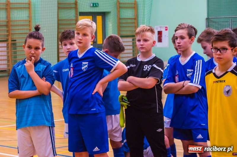 Zdjęcie w galerii na portalu naszraciborz.pl: Raciborska Unia najlepsza w Halowym Turnieju Piłki Nożnej Chłopców U12 wiadomości z regionu