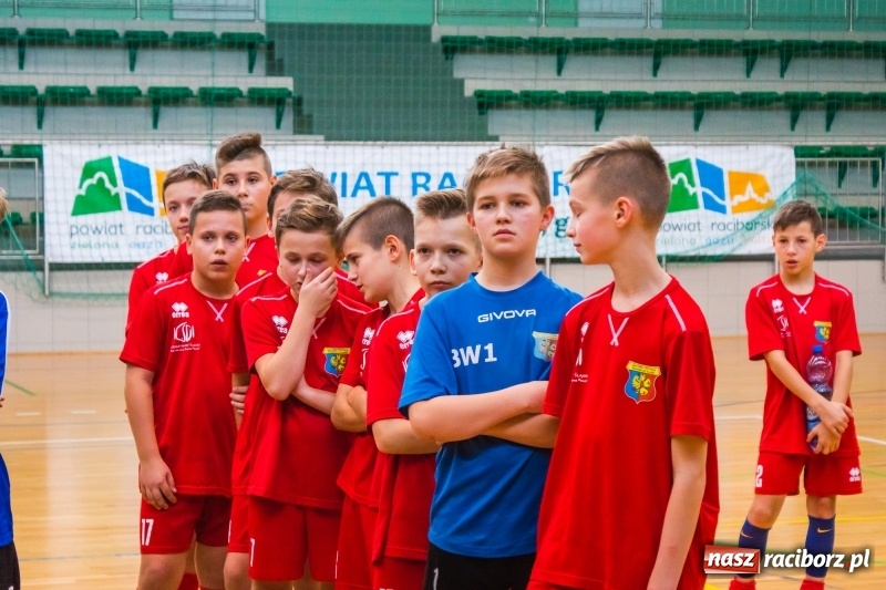 Zdjęcie w galerii na portalu naszraciborz.pl: Raciborska Unia najlepsza w Halowym Turnieju Piłki Nożnej Chłopców U12 wiadomości z regionu