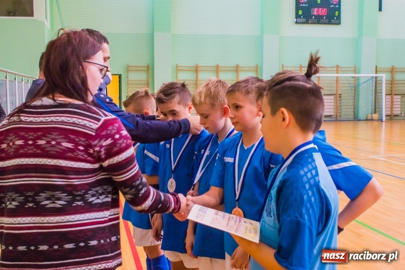Zdjęcie w galerii na portalu naszraciborz.pl: Raciborska Unia najlepsza w Halowym Turnieju Piłki Nożnej Chłopców U12 wiadomości z regionu