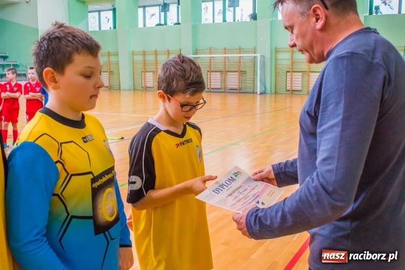 Zdjęcie w galerii na portalu naszraciborz.pl: Raciborska Unia najlepsza w Halowym Turnieju Piłki Nożnej Chłopców U12 wiadomości z regionu