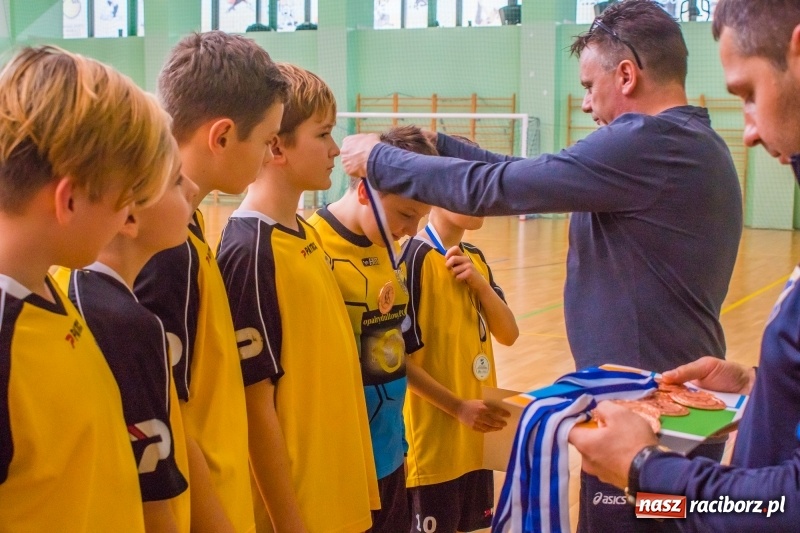 Zdjęcie w galerii na portalu naszraciborz.pl: Raciborska Unia najlepsza w Halowym Turnieju Piłki Nożnej Chłopców U12 wiadomości z regionu