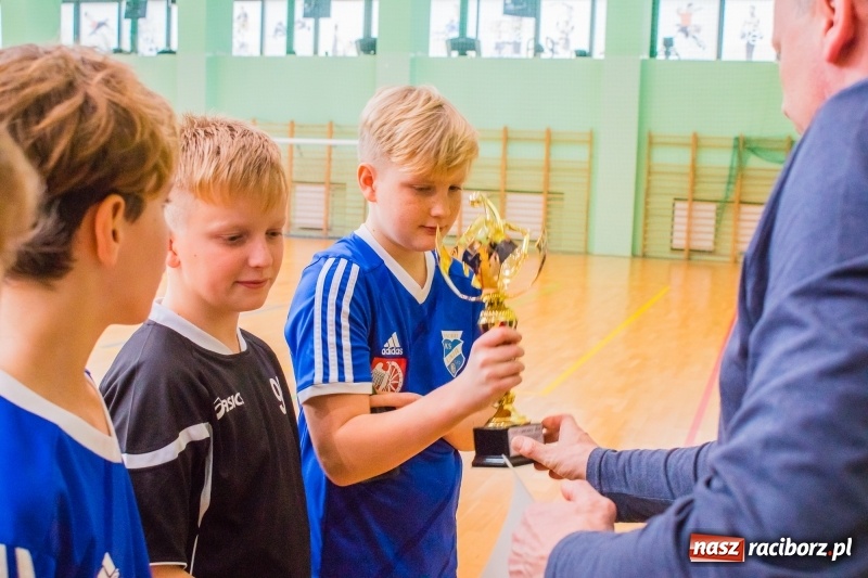Zdjęcie w galerii na portalu naszraciborz.pl: Raciborska Unia najlepsza w Halowym Turnieju Piłki Nożnej Chłopców U12 wiadomości z regionu