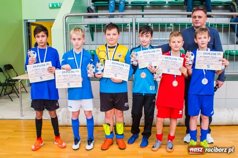 Zdjęcie w galerii na portalu naszraciborz.pl: Raciborska Unia najlepsza w Halowym Turnieju Piłki Nożnej Chłopców U12 wiadomości z regionu