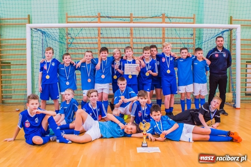 Zdjęcie w galerii na portalu naszraciborz.pl: Raciborska Unia najlepsza w Halowym Turnieju Piłki Nożnej Chłopców U12 wiadomości z regionu
