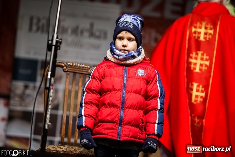 Zdjęcie w galerii na portalu naszraciborz.pl: Mikołaj ze strażakami ponownie na raciborskim rynku FOTO i WIDEO wiadomości z regionu