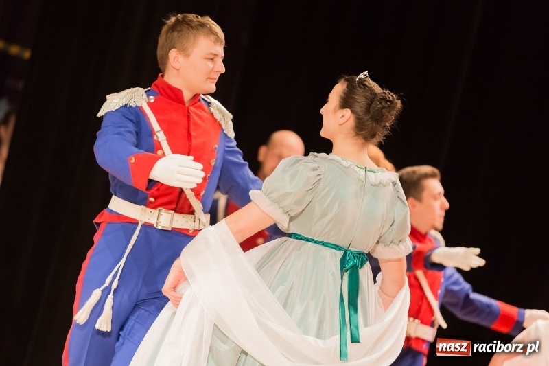 Zdjęcie w galerii na portalu naszraciborz.pl: Łężczok i Arabeska zatańczyły w Raciborskim Centrum Kultury dla Kacperka wiadomości z regionu