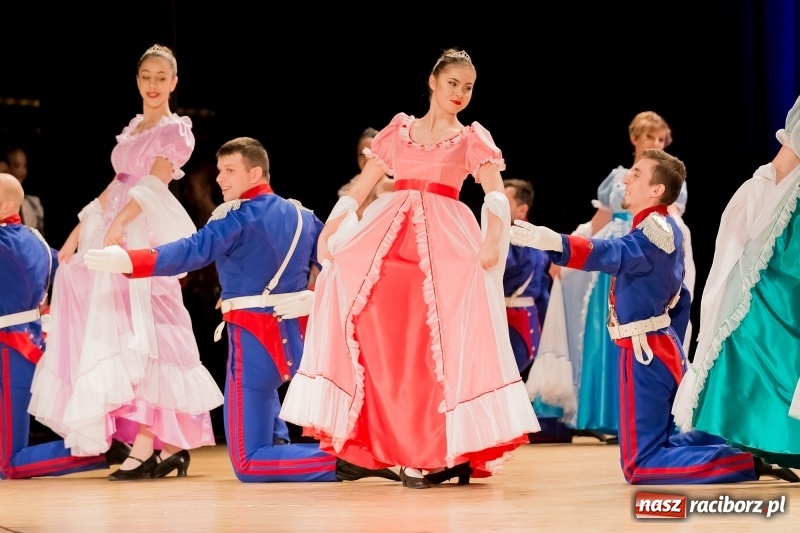 Zdjęcie w galerii na portalu naszraciborz.pl: Łężczok i Arabeska zatańczyły w Raciborskim Centrum Kultury dla Kacperka wiadomości z regionu