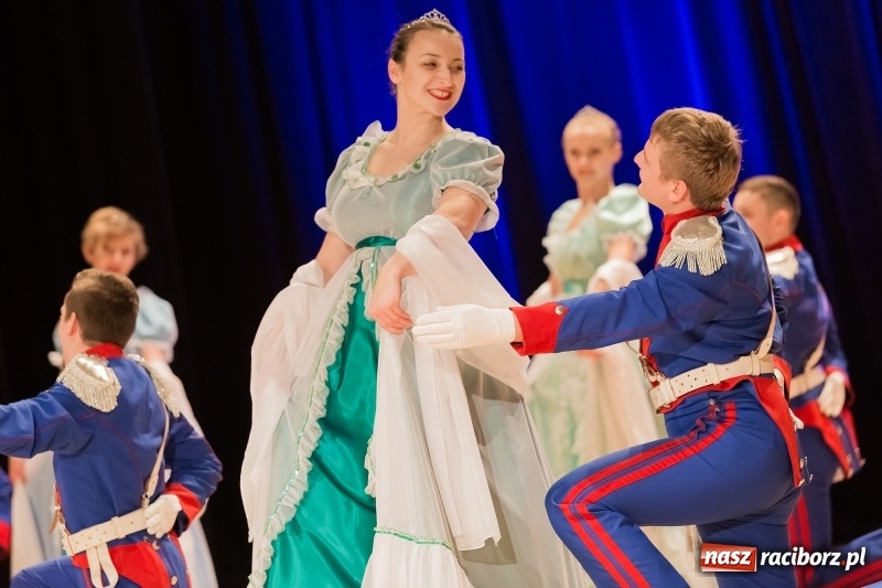 Zdjęcie w galerii na portalu naszraciborz.pl: Łężczok i Arabeska zatańczyły w Raciborskim Centrum Kultury dla Kacperka wiadomości z regionu
