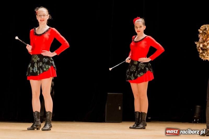 Zdjęcie w galerii na portalu naszraciborz.pl: Łężczok i Arabeska zatańczyły w Raciborskim Centrum Kultury dla Kacperka wiadomości z regionu