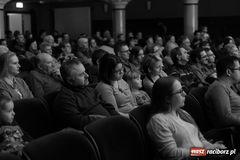 Zdjęcie w galerii na portalu naszraciborz.pl: Łężczok i Arabeska zatańczyły w Raciborskim Centrum Kultury dla Kacperka wiadomości z regionu