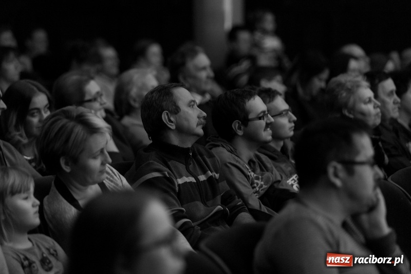 Zdjęcie w galerii na portalu naszraciborz.pl: Łężczok i Arabeska zatańczyły w Raciborskim Centrum Kultury dla Kacperka wiadomości z regionu