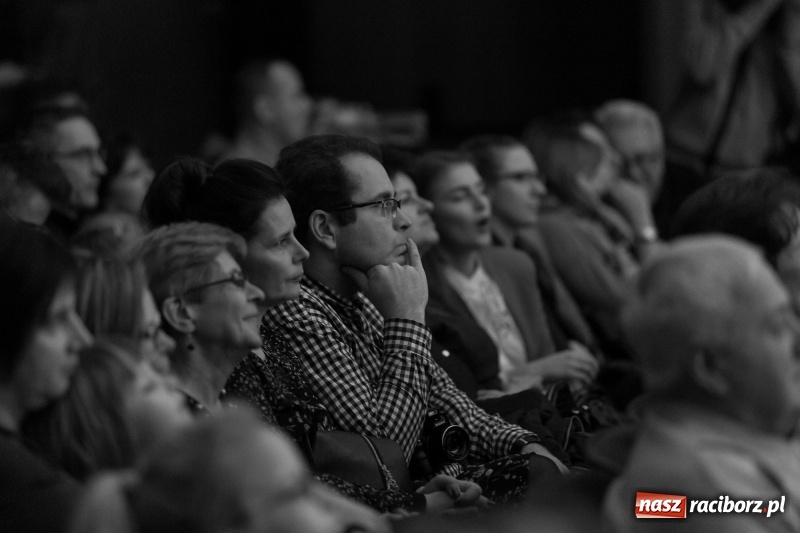 Zdjęcie w galerii na portalu naszraciborz.pl: Łężczok i Arabeska zatańczyły w Raciborskim Centrum Kultury dla Kacperka wiadomości z regionu