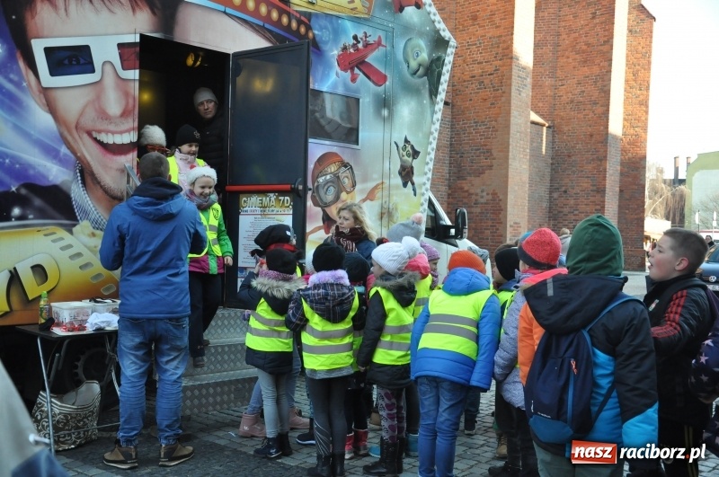 Zdjęcie w galerii na portalu naszraciborz.pl: Mikołajkowe Kino 7D dla dzieci Raciborza i okolic. Posumowanie akcji wiadomości z regionu