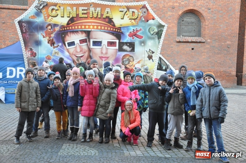Zdjęcie w galerii na portalu naszraciborz.pl: Mikołajkowe Kino 7D dla dzieci Raciborza i okolic. Posumowanie akcji wiadomości z regionu
