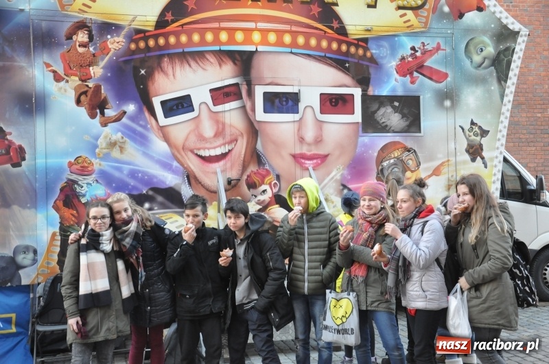 Zdjęcie w galerii na portalu naszraciborz.pl: Mikołajkowe Kino 7D dla dzieci Raciborza i okolic. Posumowanie akcji wiadomości z regionu
