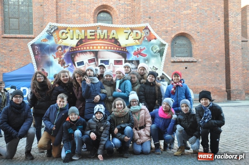 Zdjęcie w galerii na portalu naszraciborz.pl: Mikołajkowe Kino 7D dla dzieci Raciborza i okolic. Posumowanie akcji wiadomości z regionu
