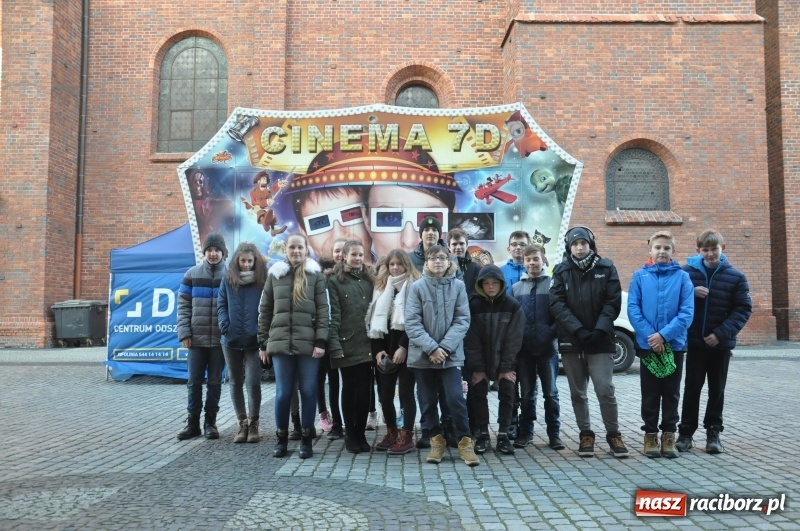 Zdjęcie w galerii na portalu naszraciborz.pl: Mikołajkowe Kino 7D dla dzieci Raciborza i okolic. Posumowanie akcji wiadomości z regionu