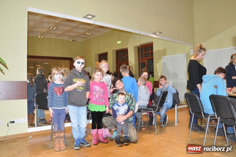 Zdjęcie w galerii na portalu naszraciborz.pl: Mikołajkowe Kino 7D dla dzieci Raciborza i okolic. Posumowanie akcji wiadomości z regionu