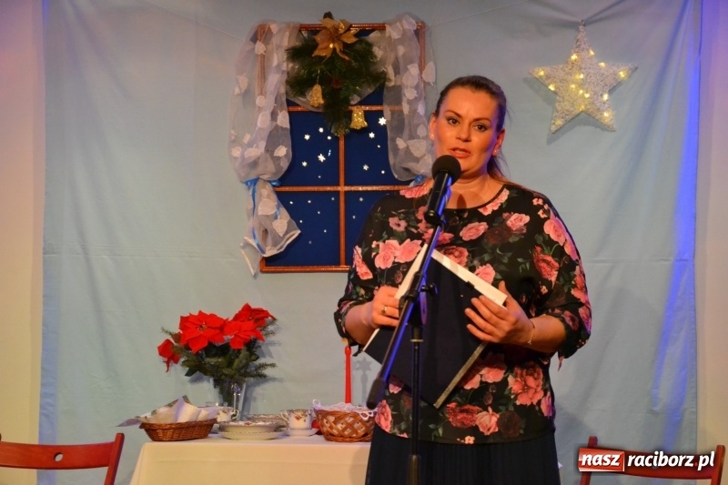 Zdjęcie w galerii na portalu naszraciborz.pl: Pójdźcie za naszą gwiazdą - spotkanie wigilijne na Zamku Piastowskim wiadomości z regionu