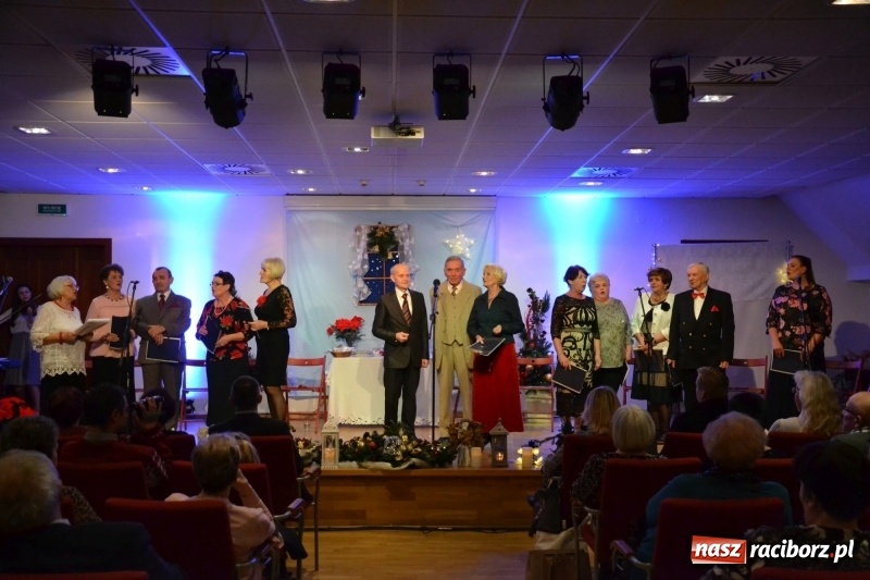 Zdjęcie w galerii na portalu naszraciborz.pl: Pójdźcie za naszą gwiazdą - spotkanie wigilijne na Zamku Piastowskim wiadomości z regionu