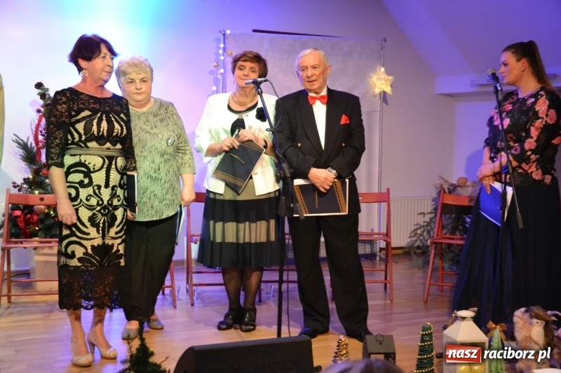 Zdjęcie w galerii na portalu naszraciborz.pl: Pójdźcie za naszą gwiazdą - spotkanie wigilijne na Zamku Piastowskim wiadomości z regionu