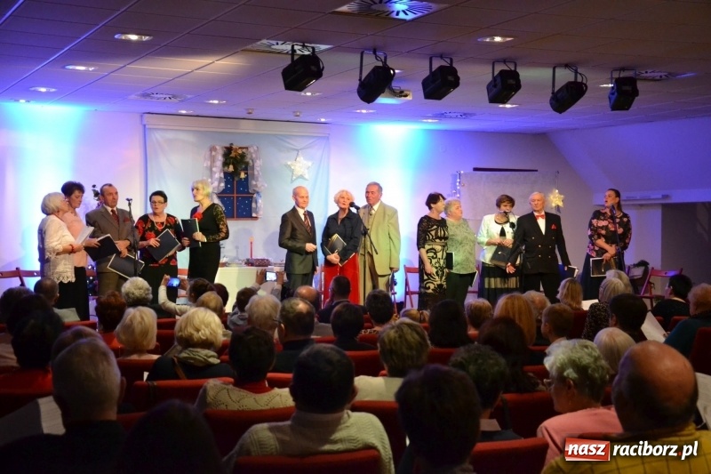 Zdjęcie w galerii na portalu naszraciborz.pl: Pójdźcie za naszą gwiazdą - spotkanie wigilijne na Zamku Piastowskim wiadomości z regionu