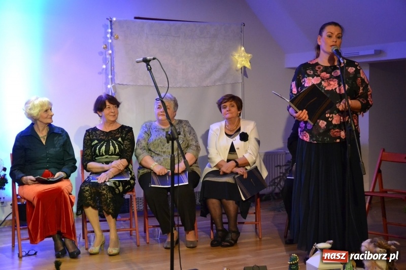 Zdjęcie w galerii na portalu naszraciborz.pl: Pójdźcie za naszą gwiazdą - spotkanie wigilijne na Zamku Piastowskim wiadomości z regionu