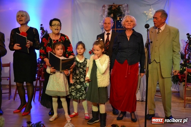 Zdjęcie w galerii na portalu naszraciborz.pl: Pójdźcie za naszą gwiazdą - spotkanie wigilijne na Zamku Piastowskim wiadomości z regionu