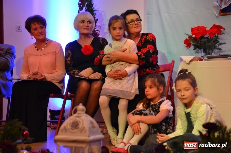 Zdjęcie w galerii na portalu naszraciborz.pl: Pójdźcie za naszą gwiazdą - spotkanie wigilijne na Zamku Piastowskim wiadomości z regionu