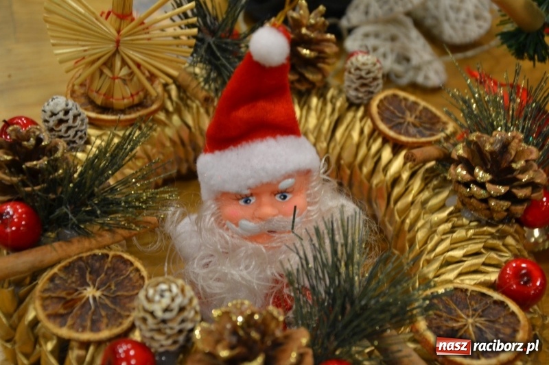 Zdjęcie w galerii na portalu naszraciborz.pl: Pójdźcie za naszą gwiazdą - spotkanie wigilijne na Zamku Piastowskim wiadomości z regionu