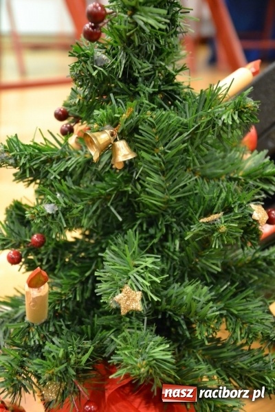 Zdjęcie w galerii na portalu naszraciborz.pl: Pójdźcie za naszą gwiazdą - spotkanie wigilijne na Zamku Piastowskim wiadomości z regionu