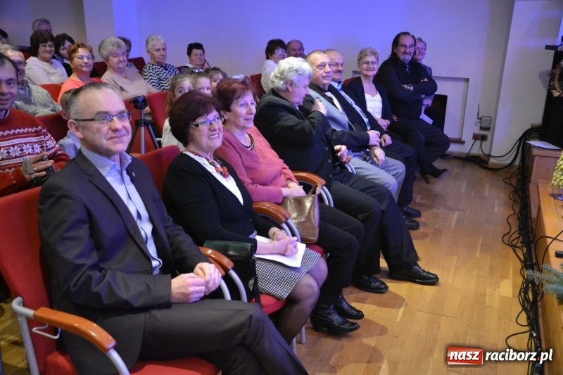 Zdjęcie w galerii na portalu naszraciborz.pl: Pójdźcie za naszą gwiazdą - spotkanie wigilijne na Zamku Piastowskim wiadomości z regionu