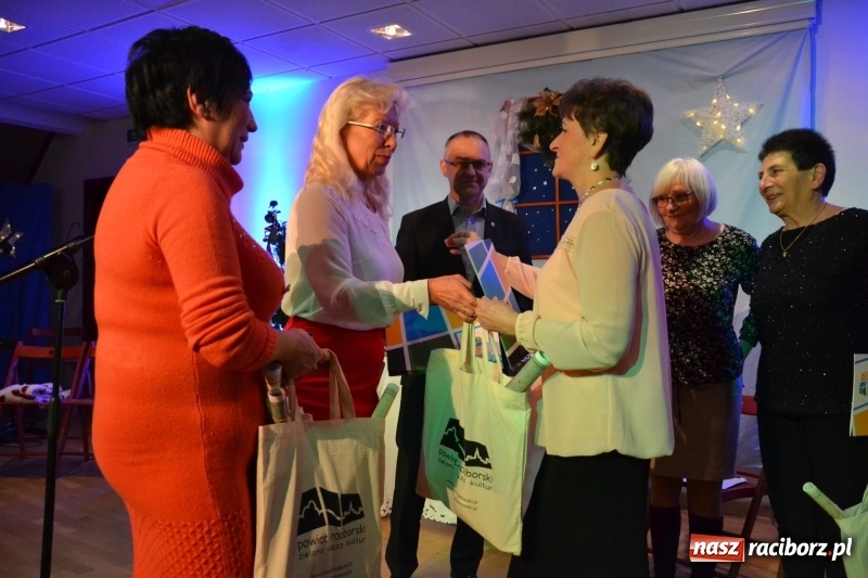 Zdjęcie w galerii na portalu naszraciborz.pl: Pójdźcie za naszą gwiazdą - spotkanie wigilijne na Zamku Piastowskim wiadomości z regionu