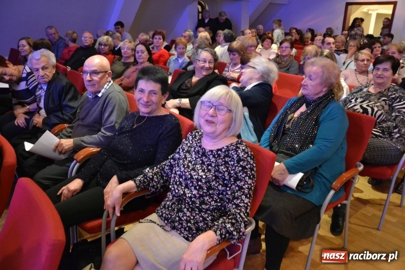 Zdjęcie w galerii na portalu naszraciborz.pl: Pójdźcie za naszą gwiazdą - spotkanie wigilijne na Zamku Piastowskim wiadomości z regionu