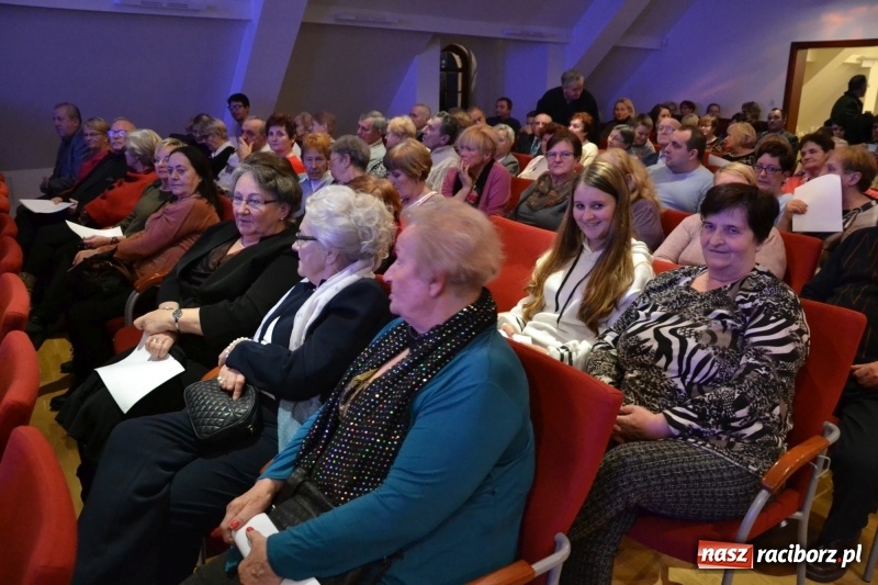 Zdjęcie w galerii na portalu naszraciborz.pl: Pójdźcie za naszą gwiazdą - spotkanie wigilijne na Zamku Piastowskim wiadomości z regionu