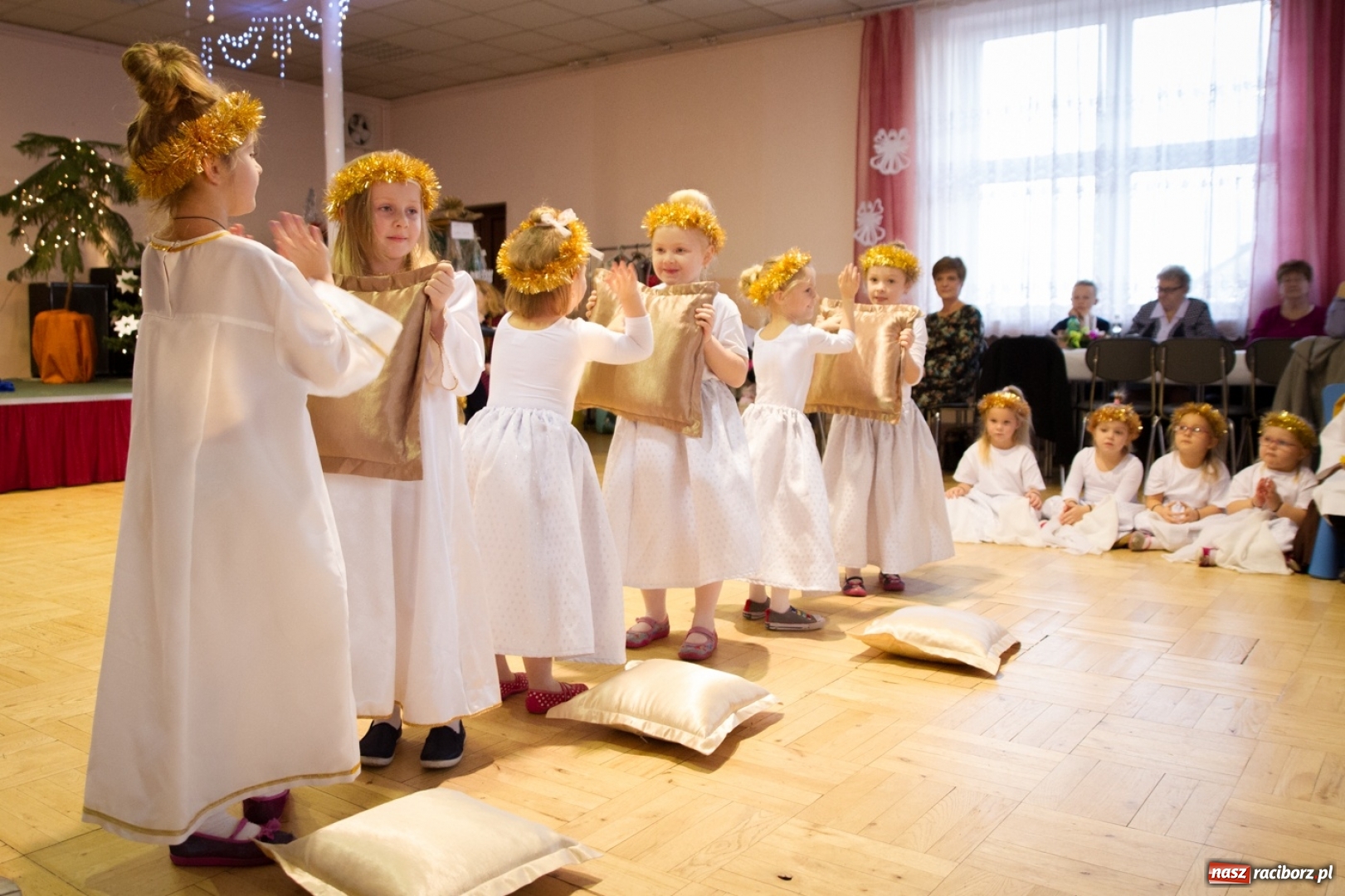 Zdjęcie w galerii na portalu naszraciborz.pl: Bojanowskie jasełka przy pełnej widowni  wiadomości z regionu