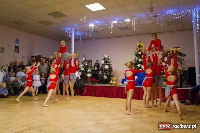Zdjęcie w galerii na portalu naszraciborz.pl: Bojanowskie jasełka przy pełnej widowni  wiadomości z regionu